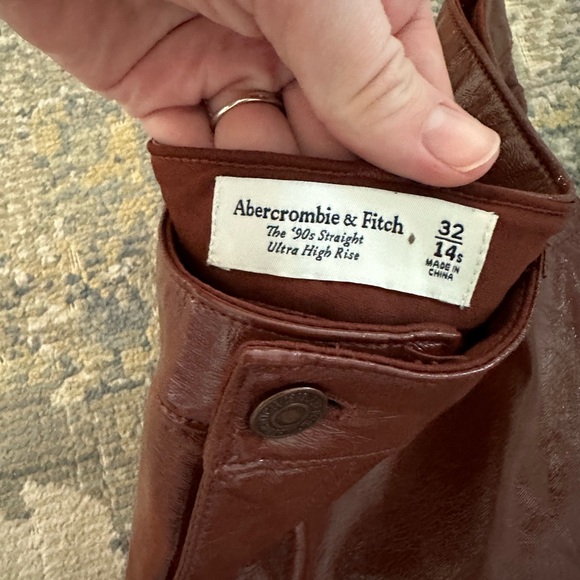 Brown Abercrombie and Fitch 90s straight leather pants - Picture 9 of 12